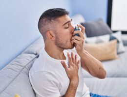 Wenn die Luftnot zum Alltag gehört: Für Patienten mit schwerem Asthma gibt es neue Hoffnung. (© krankenimages.com