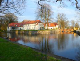 Der Ort für besondere Feiern auf Usedom - das Wasserschloss Mellenthin