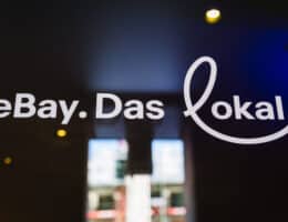 Lokal im Kiez-Lokal •• insglück ging mit eBay auf Deutschlandtour