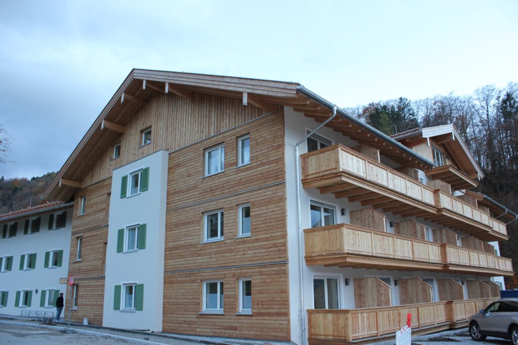 Brauhaus Tegernsee ließ 61 Appartements sowie Kleinwohnungen fürs örtliche Personal errichten. (Bild: Krämmel Unternehmensgruppe)