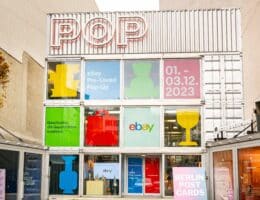 Nachhaltigeres Schenken •• eBay setzte mit insglück Pre-Loved Pop-Up Store in Berlin um