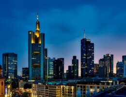 Finde einen Trauredner für eine Freie Trauung in Frankfurt