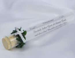 Gastgeschenk - Glasröhrchen mit einem Buchskränzchen und einem Kreuz zur Kommuion, Konfirmation