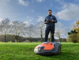 Husqvarna plant den Einsatz von Profi-Mährobotern auf Golfplätzen