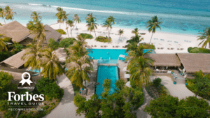 Starker Jahresstart im Cora Cora Maldives Resort: Auszeichnung durch renommierten Forbes Travel Guide