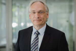 Dieter Eimermacher von Eimermacher Immobilienbewertungen aus Frankfurt am Main ist Experte für Immobilien-Portfoliomanagement.