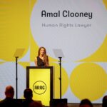 Anwältin und Menschenrechtsaktivistin Amal Clooney auf der ARAG Access to Justice Conference (Die Bildrechte liegen bei dem Verfasser der Mitteilung.)