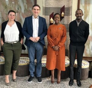Vertreter des BITMi und der Rwanda ICT Chamber mit Paula Ingabire