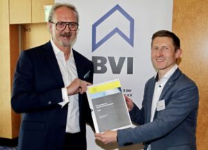BVI-Präsident Thomas Meier und Studienleiter Prof. Dr. Marco Wölfle (Die Bildrechte liegen bei dem Verfasser der Mitteilung.)